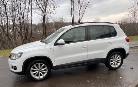 Volkswagen Tiguan I, 2015 год, 2 100 000 рублей, 2 фотография