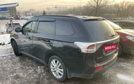 Mitsubishi Outlander III рестайлинг 3, 2012 год, 1 499 000 рублей, 2 фотография