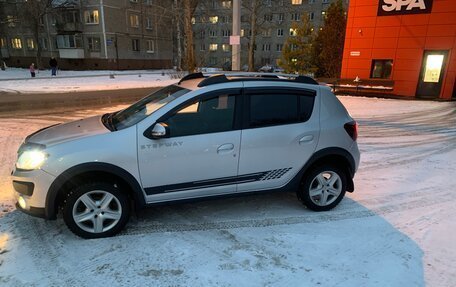 Renault Sandero II рестайлинг, 2015 год, 823 000 рублей, 2 фотография