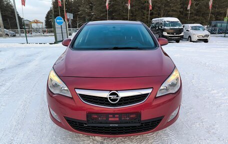 Opel Astra J, 2011 год, 749 995 рублей, 2 фотография