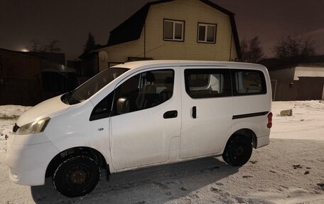 Nissan NV200, 2010 год, 1 400 000 рублей, 4 фотография