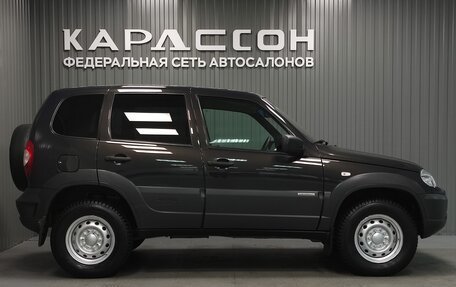 Chevrolet Niva I рестайлинг, 2017 год, 810 000 рублей, 6 фотография