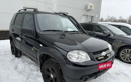 Chevrolet Niva I рестайлинг, 2015 год, 705 000 рублей, 2 фотография