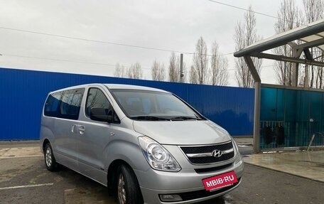 Hyundai Grand Starex Grand Starex I рестайлинг 2, 2008 год, 975 000 рублей, 3 фотография