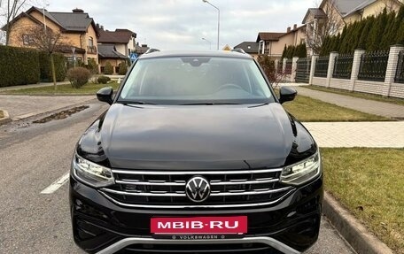 Volkswagen Tiguan II, 2024 год, 4 360 000 рублей, 8 фотография