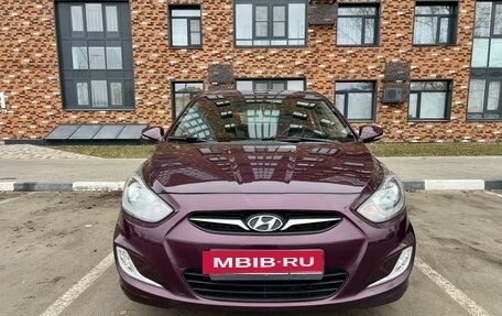 Hyundai Solaris II рестайлинг, 2011 год, 885 000 рублей, 2 фотография