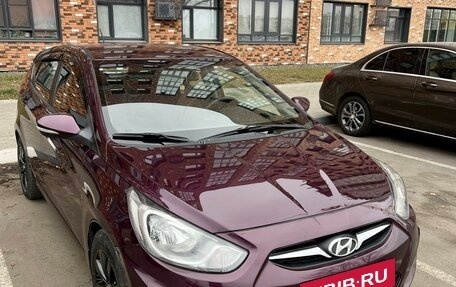 Hyundai Solaris II рестайлинг, 2011 год, 885 000 рублей, 3 фотография