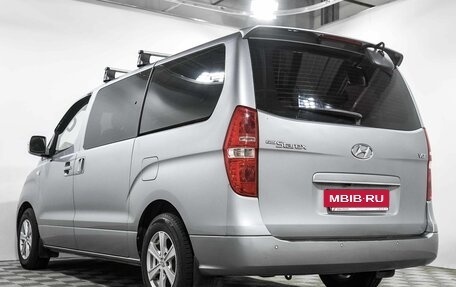 Hyundai Grand Starex Grand Starex I рестайлинг 2, 2017 год, 2 400 000 рублей, 7 фотография