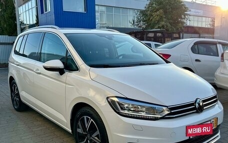 Volkswagen Touran III, 2021 год, 3 100 000 рублей, 3 фотография