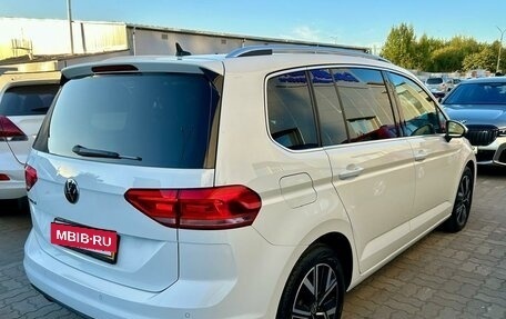 Volkswagen Touran III, 2021 год, 3 100 000 рублей, 4 фотография