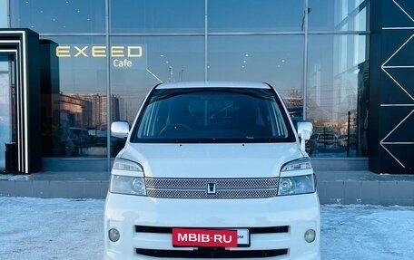 Toyota Voxy II, 2006 год, 1 100 000 рублей, 8 фотография