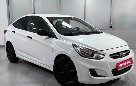 Hyundai Solaris II рестайлинг, 2011 год, 630 000 рублей, 1 фотография