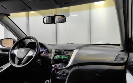 Hyundai Solaris II рестайлинг, 2011 год, 630 000 рублей, 6 фотография