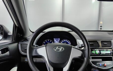 Hyundai Solaris II рестайлинг, 2011 год, 630 000 рублей, 12 фотография