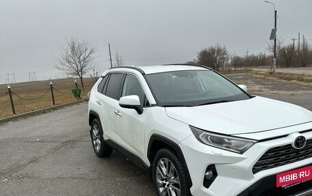 Toyota RAV4, 2021 год, 4 190 000 рублей, 3 фотография