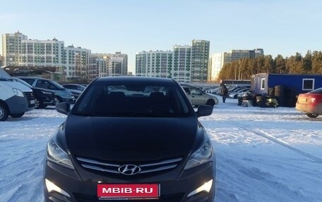 Hyundai Solaris II рестайлинг, 2015 год, 1 080 000 рублей, 2 фотография