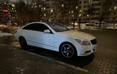 Mercedes-Benz E-Класс, 2011 год, 1 170 000 рублей, 2 фотография