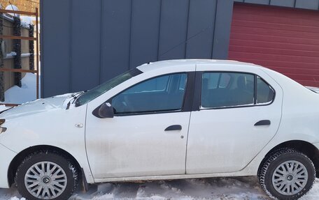 Renault Logan II, 2017 год, 790 000 рублей, 4 фотография