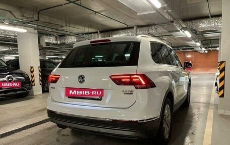 Volkswagen Tiguan II, 2016 год, 3 030 000 рублей, 3 фотография