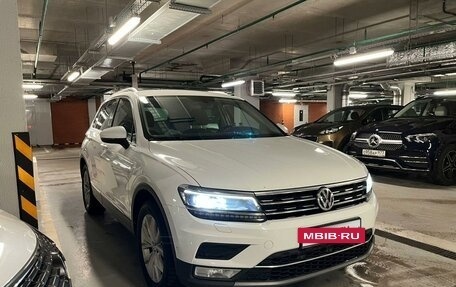 Volkswagen Tiguan II, 2016 год, 3 030 000 рублей, 2 фотография