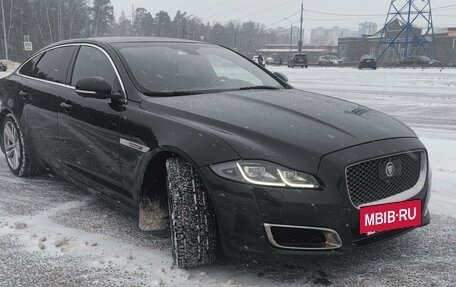 Jaguar XJ IV (X351), 2017 год, 3 516 000 рублей, 2 фотография