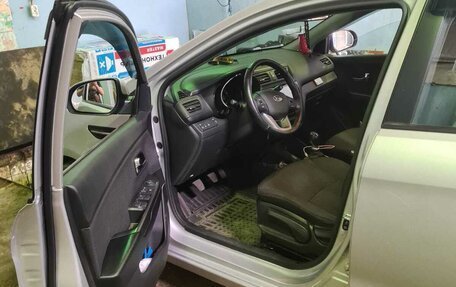 KIA Rio III рестайлинг, 2012 год, 990 000 рублей, 10 фотография