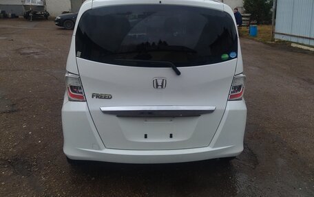 Honda Freed I, 2013 год, 1 300 000 рублей, 10 фотография