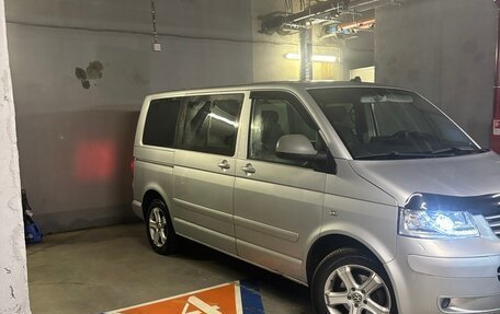 Volkswagen Multivan T5, 2003 год, 1 550 000 рублей, 2 фотография