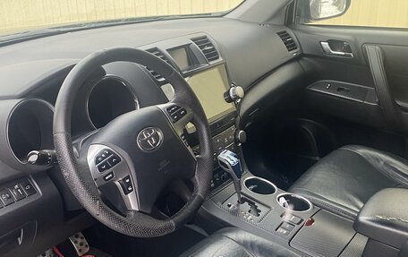 Toyota Highlander III, 2013 год, 2 460 000 рублей, 6 фотография