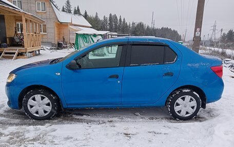 Renault Logan II, 2016 год, 950 000 рублей, 2 фотография