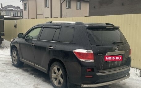 Toyota Highlander III, 2013 год, 2 460 000 рублей, 4 фотография