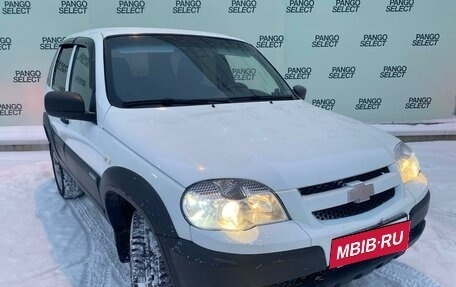 Chevrolet Niva I рестайлинг, 2015 год, 575 000 рублей, 3 фотография