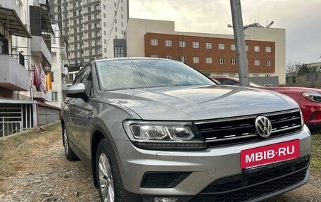 Volkswagen Tiguan II, 2019 год, 2 300 000 рублей, 2 фотография