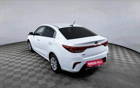 KIA Rio IV, 2018 год, 1 677 000 рублей, 8 фотография