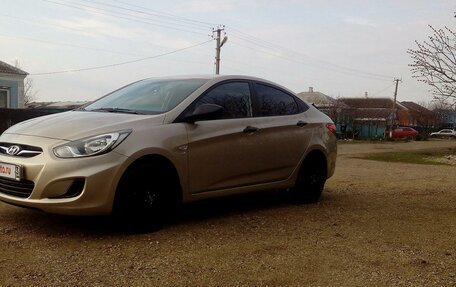 Hyundai Solaris II рестайлинг, 2012 год, 630 000 рублей, 2 фотография