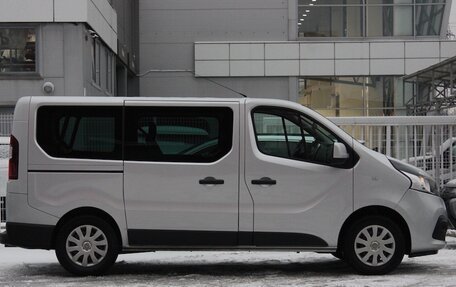 Renault Trafic, 2018 год, 2 770 000 рублей, 9 фотография