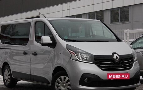 Renault Trafic, 2018 год, 2 770 000 рублей, 6 фотография