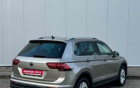 Volkswagen Tiguan II, 2021 год, 3 130 000 рублей, 5 фотография