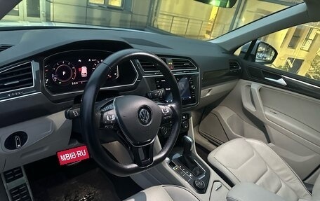 Volkswagen Tiguan II, 2019 год, 3 399 000 рублей, 9 фотография