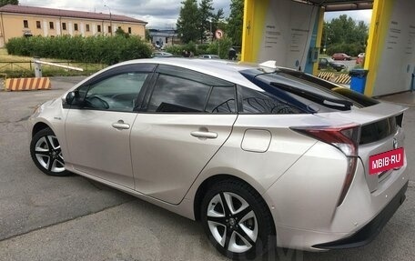 Toyota Prius IV XW50, 2016 год, 2 190 000 рублей, 9 фотография