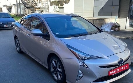 Toyota Prius IV XW50, 2016 год, 2 190 000 рублей, 2 фотография