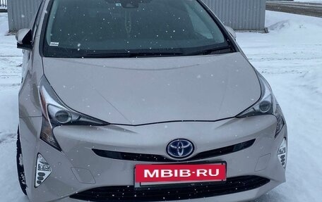 Toyota Prius IV XW50, 2016 год, 2 190 000 рублей, 40 фотография