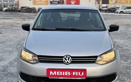 Volkswagen Polo VI (EU Market), 2013 год, 730 000 рублей, 2 фотография