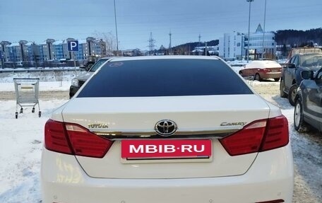 Toyota Camry, 2013 год, 2 250 000 рублей, 2 фотография