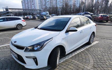 KIA Rio IV, 2019 год, 1 590 000 рублей, 3 фотография