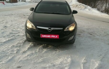 Opel Astra J, 2012 год, 870 000 рублей, 1 фотография