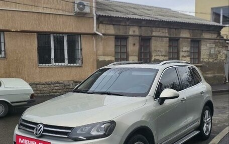 Volkswagen Touareg III, 2011 год, 2 700 000 рублей, 4 фотография