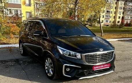 KIA Carnival III, 2019 год, 2 899 999 рублей, 2 фотография