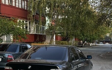 BMW 5 серия, 2002 год, 940 000 рублей, 14 фотография