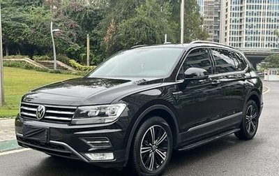 Volkswagen Tiguan II, 2020 год, 2 200 000 рублей, 1 фотография